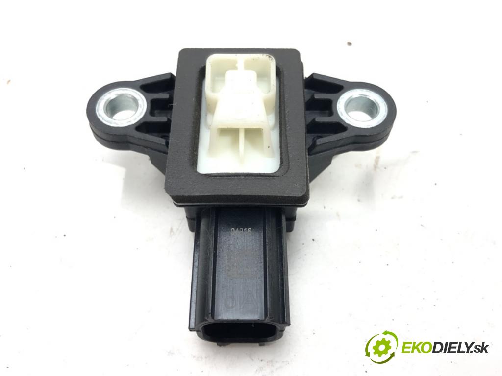 MAZDA CX-5 (KE, GH) 2011 - 2017    2.5 137 kW [186 KM] benzyna 2013 - 2017  Snímač nárazu GMC8-57KC0A (Snímače nárazu)