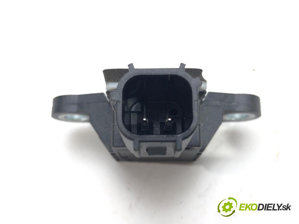 MAZDA CX-5 (KE, GH) 2011 - 2017    2.5 137 kW [186 KM] benzyna 2013 - 2017  Snímač nárazu GMC8-57KC0A (Snímače nárazu)