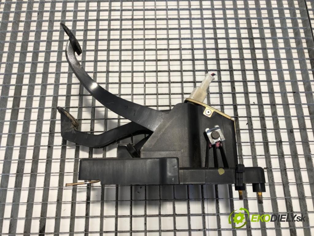 PEUGEOT BOXER Autobus (244, Z_) 2001 - 2022    2.8 HDi 94 kW [128 KM] olej napędowy 2002 - 2022  PEDÁL:  (Pedále)