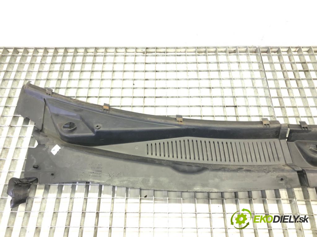 JEEP GRAND CHEROKEE III (WH, WK) 2004 - 2011    3.0 CRD 4x4 155 kW [211 KM] olej napędowy 2006 - 2  Torpédo, plast pod čelné okno  (Torpéda)