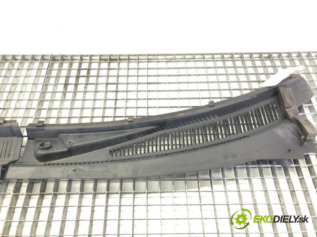 JEEP GRAND CHEROKEE III (WH, WK) 2004 - 2011    3.0 CRD 4x4 155 kW [211 KM] olej napędowy 2006 - 2  Torpédo, plast pod čelné okno  (Torpéda)