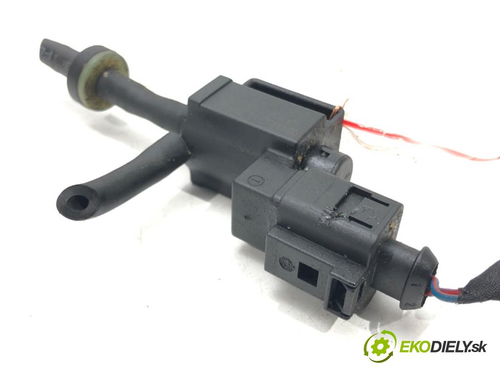 VW GOLF VI (5K1) 2008 - 2014    1.2 TSI 77 kW [105 KM] benzyna 2008 - 2012  Ventil tlaku 037906283C (Ventily)