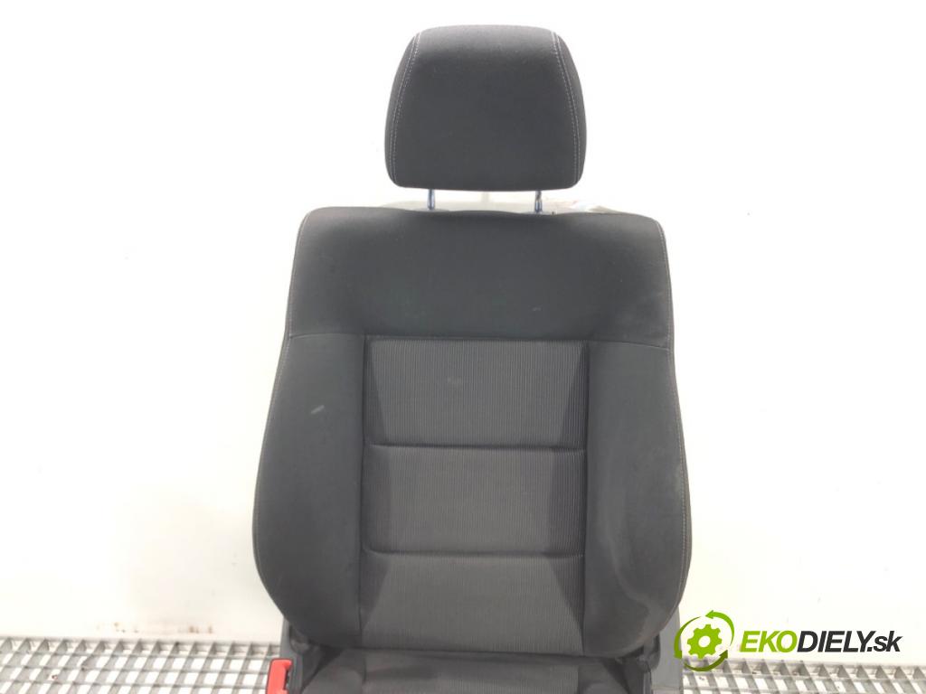 MERCEDES-BENZ KLASA E (W212) 2009 - 2016    E 200 CDI / BlueTEC (212.005, 212.006) 100 kW [136  Sedadlo ľavy predný