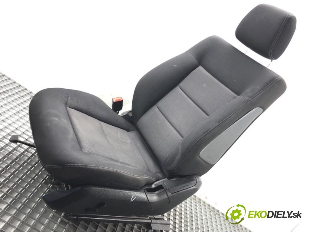 MERCEDES-BENZ KLASA E (W212) 2009 - 2016    E 200 CDI / BlueTEC (212.005, 212.006) 100 kW [136  Sedadlo ľavy predný