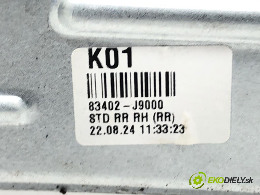 HYUNDAI KONA (OS, OSE, OSI) 2017 - 2022    1.0 T-GDi 88 kW [120 KM] benzyna 2017 - 2022  mechanismus okna pravý zadní část 83402-J9000