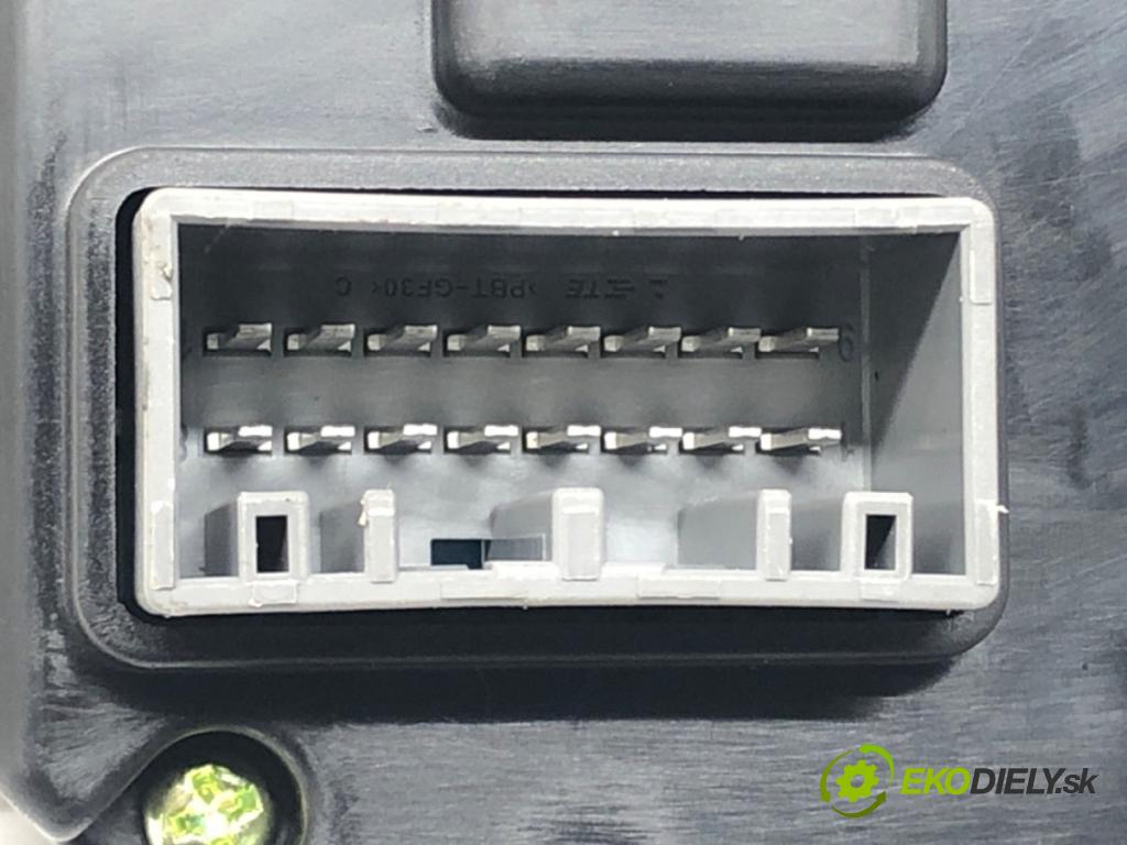 HYUNDAI KONA (OS, OSE, OSI) 2017 - 2022    1.0 T-GDi 88 kW [120 KM] benzyna 2017 - 2022  Prepínač kombinovaný 93404-J9960 (Prepínače, spínače, tlačidlá a ovládače kúrenia)