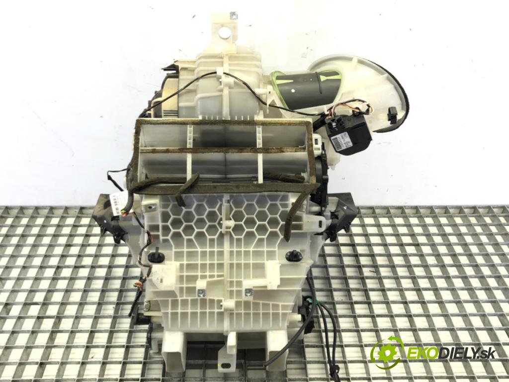 PEUGEOT 308 I (4A_, 4C_) 2007 - 2016    1.6 16V 88 kW [120 KM] benzyna 2007 - 2014  Výhrevné teleso, radiátor kúrenia  (Radiátory kúrenia)