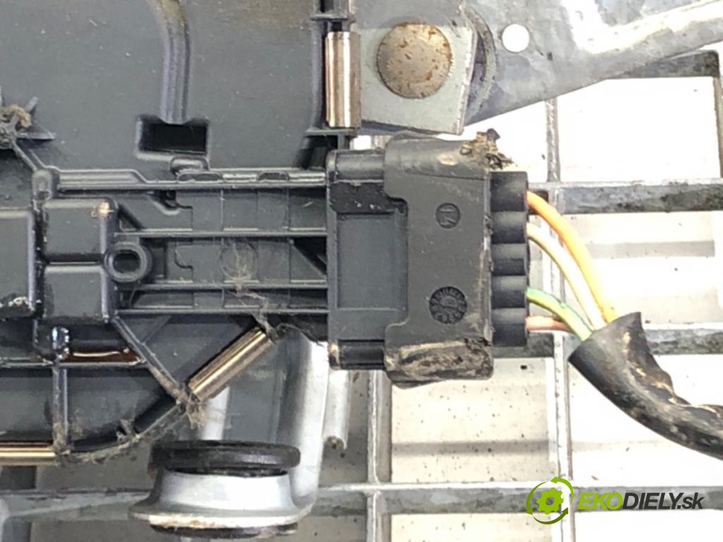 PEUGEOT 308 I (4A_, 4C_) 2007 - 2016    1.6 16V 88 kW [120 KM] benzyna 2007 - 2014  Mechanizmus stieračov predný 9684806680 (Motorčeky stieračov predné)