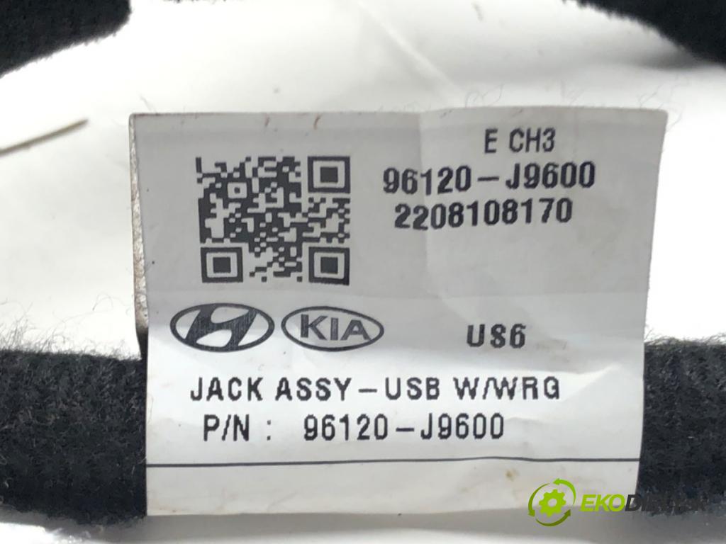 HYUNDAI KONA (OS, OSE, OSI) 2017 - 2022    1.0 T-GDi 88 kW [120 KM] benzyna 2017 - 2022  HNÍZDO: PORT USB Rúrka 96122-J9000