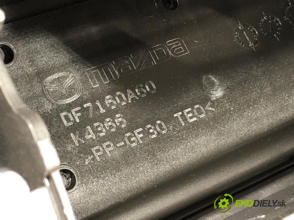 MAZDA 2 (DE_, DH_) 2007 - 2015    1.6 MZ-CD 66 kW [90 KM] olej napędowy 2008 - 2015  Palubná doska silentbloku pasy