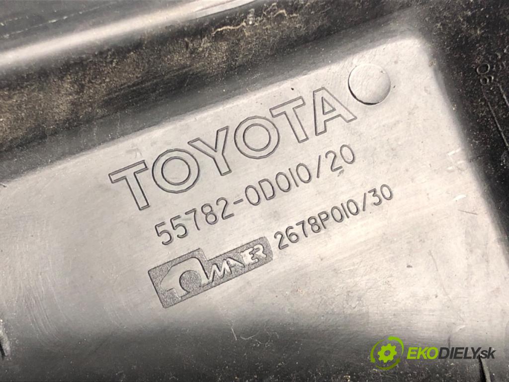 TOYOTA YARIS (_P1_) 1999 - 2005    1.0 (SCP10_) 48 kW [65 KM] benzyna 2003 - 2005  Torpédo, plast pod čelné okno 55782-0D010/20 (Torpéda)