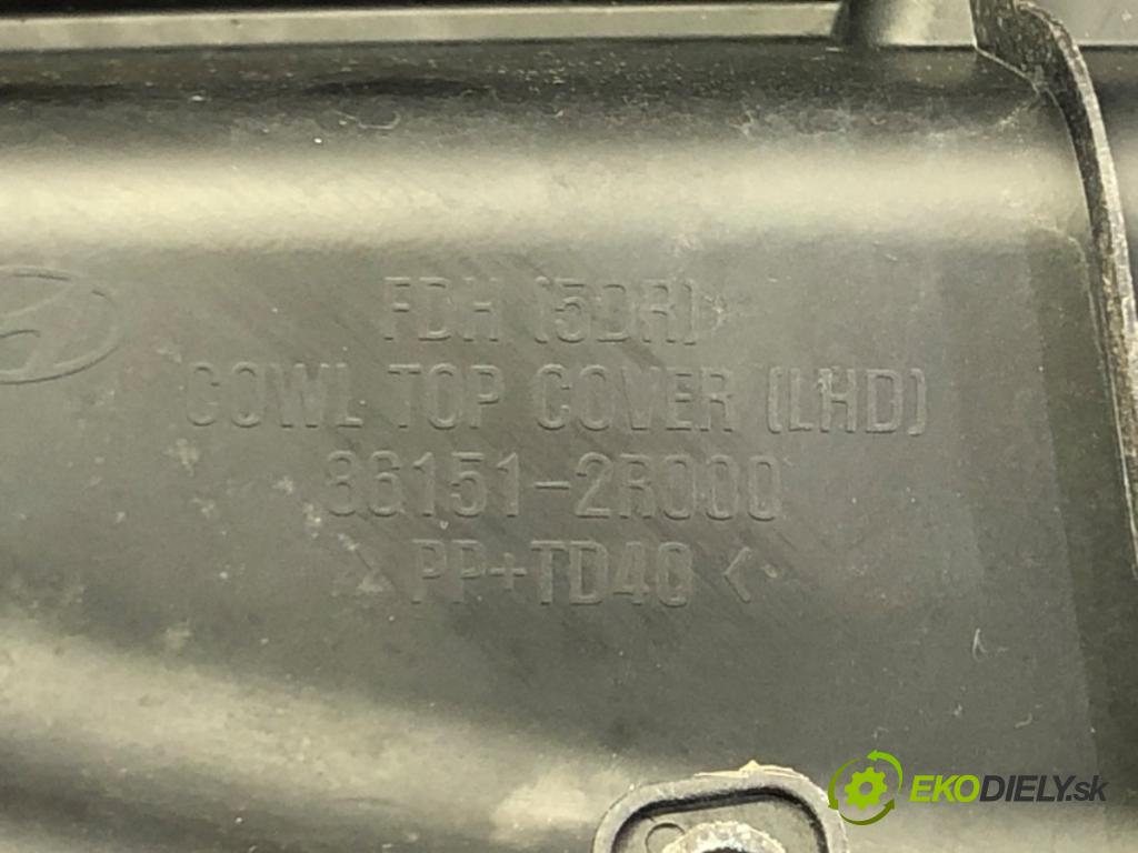 HYUNDAI i30 Kombi (FD) 2007 - 2012    1.4 80 kW [109 KM] benzyna 2009 - 2012  Torpédo, plast pod čelné okno 86151-2R000 (Torpéda)