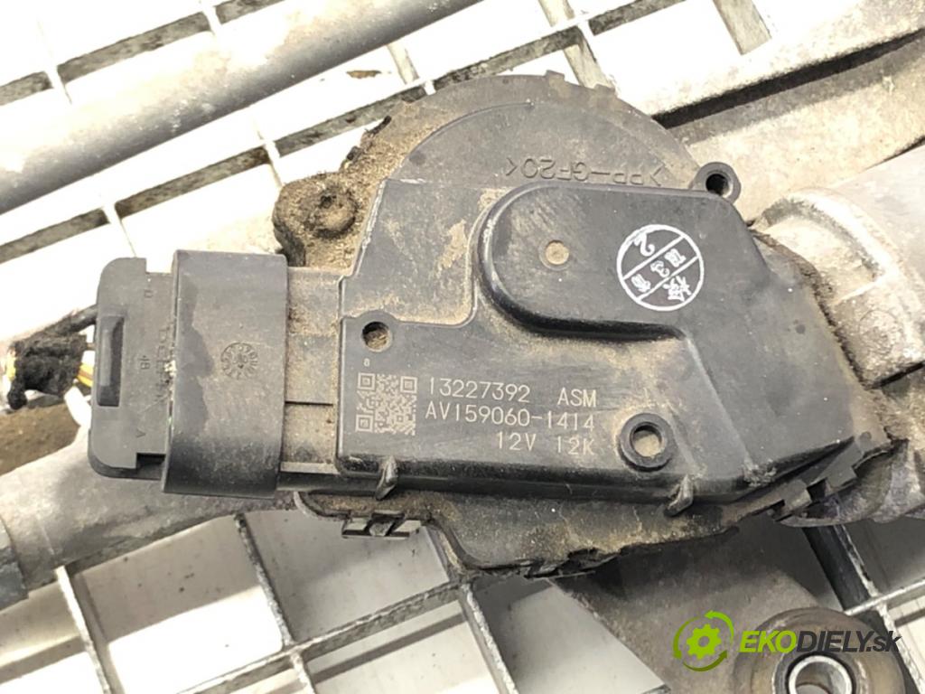 OPEL INSIGNIA A (G09) 2008 - 2017    2.0 CDTI (68) 96 kW [131 KM] olej napędowy 2008 -   Mechanizmus stieračov predný 13227392 (Motorčeky stieračov predné)