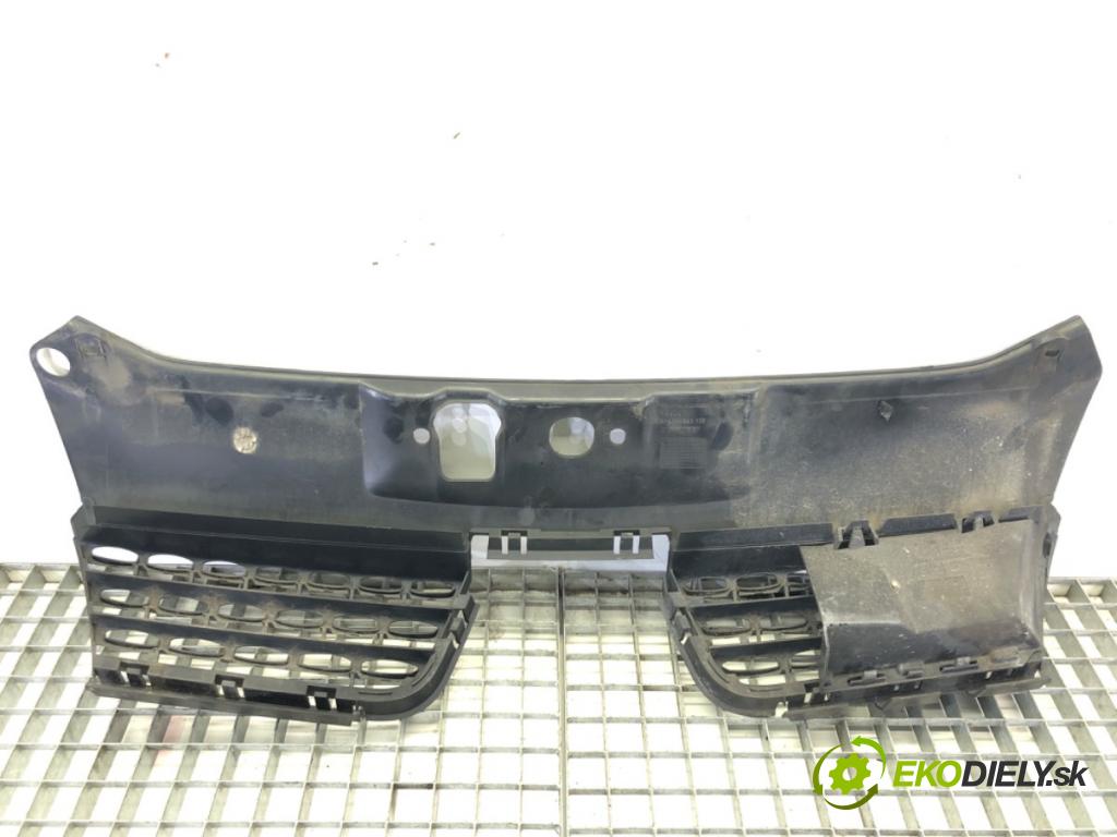 RENAULT CLIO II (BB_, CB_) 1998 - 2016    ---  mřížka maska 8200083138 (Mřížky (masky) chladičů)
