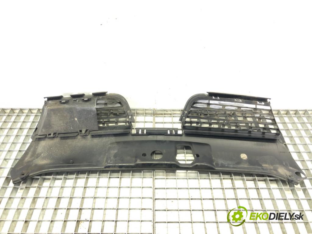 RENAULT CLIO II (BB_, CB_) 1998 - 2016    ---  mřížka maska 8200083138 (Mřížky (masky) chladičů)