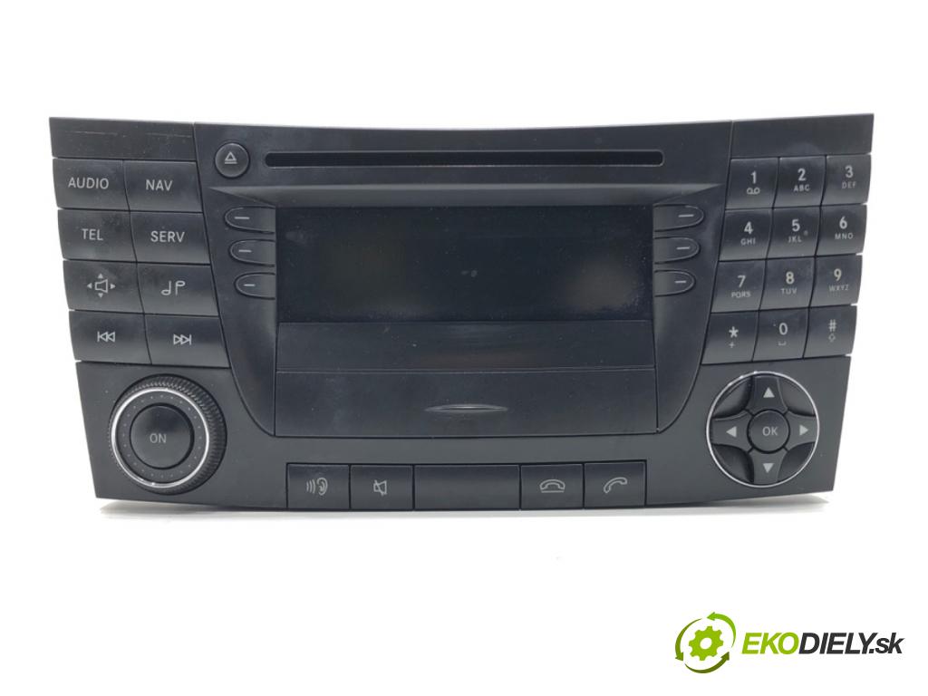 MERCEDES-BENZ CLS (C219) 2004 - 2011    CLS 320 CDI (219.322) 165 kW [224 KM] olej napędow  RADIO A2118702790 (Audio zariadenia)