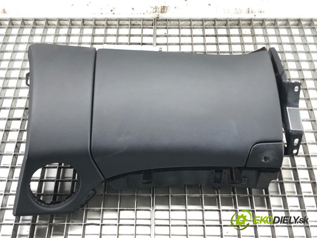 MERCEDES-BENZ CLS (C219) 2004 - 2011    CLS 320 CDI (219.322) 165 kW [224 KM] olej napędowy 2005 - 2010  Priehradka, kastlík spolujazdca  (Priehradky, kastlíky)