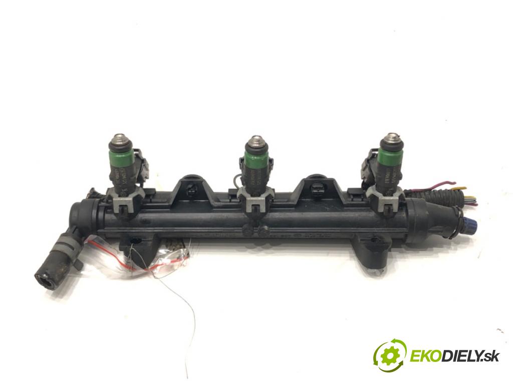 SKODA FABIA I (6Y2) 1999 - 2008    1.2 47 kW [64 KM] benzyna 2003 - 2008  Lišta vstrekovacia 03E133319 (Vstrekovacie lišty)