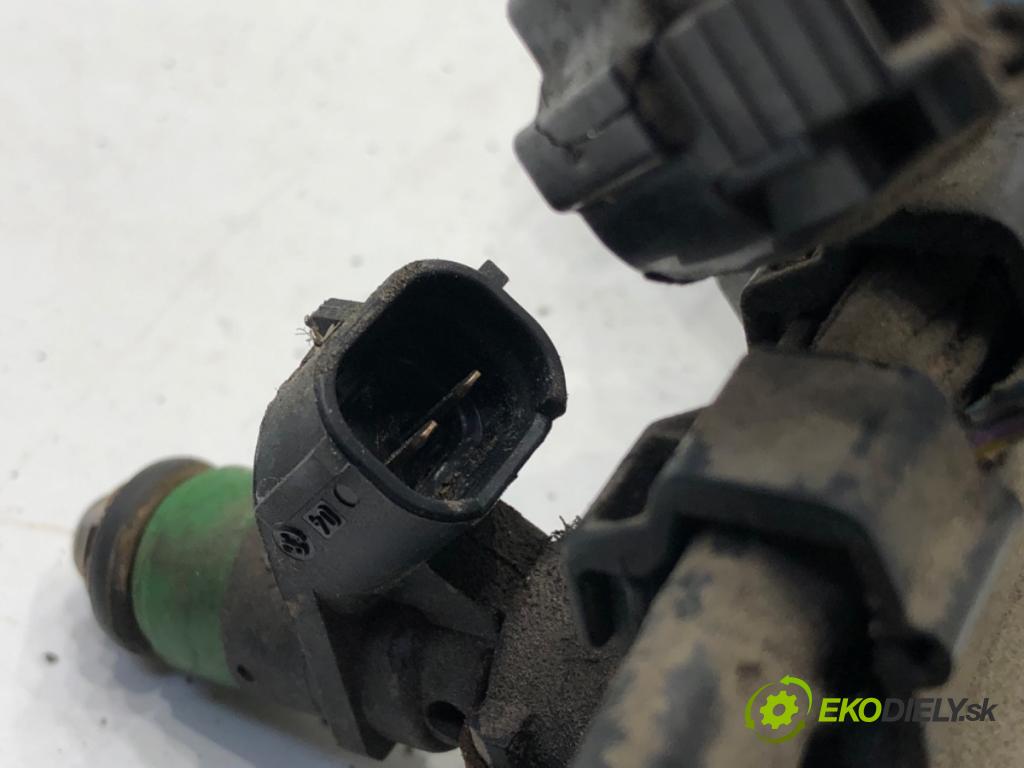 SEAT IBIZA III (6L1) 2002 - 2009    1.2 47 kW [64 KM] benzyna 2002 - 2006  Lišta vstrekovacia 03E906031 (Vstrekovacie lišty)