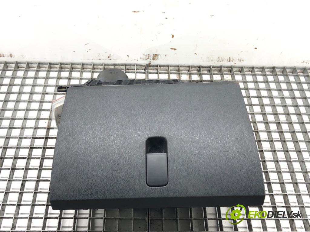 SKODA FABIA III Kombi (NJ5) 2014 - 2022    1.0 44 kW [60 KM] benzyna 2014 - 2022  Priehradka, kastlík spolujazdca  (Priehradky, kastlíky)