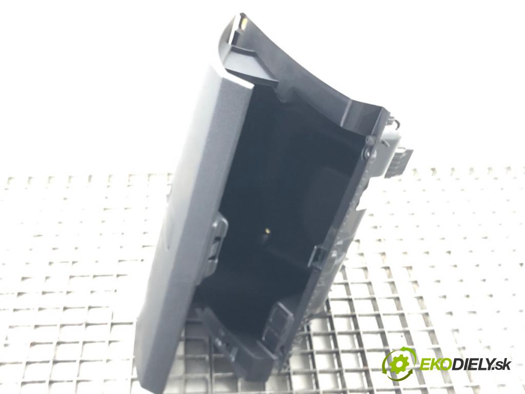 SKODA FABIA III Kombi (NJ5) 2014 - 2022    1.0 44 kW [60 KM] benzyna 2014 - 2022  Priehradka, kastlík spolujazdca  (Priehradky, kastlíky)