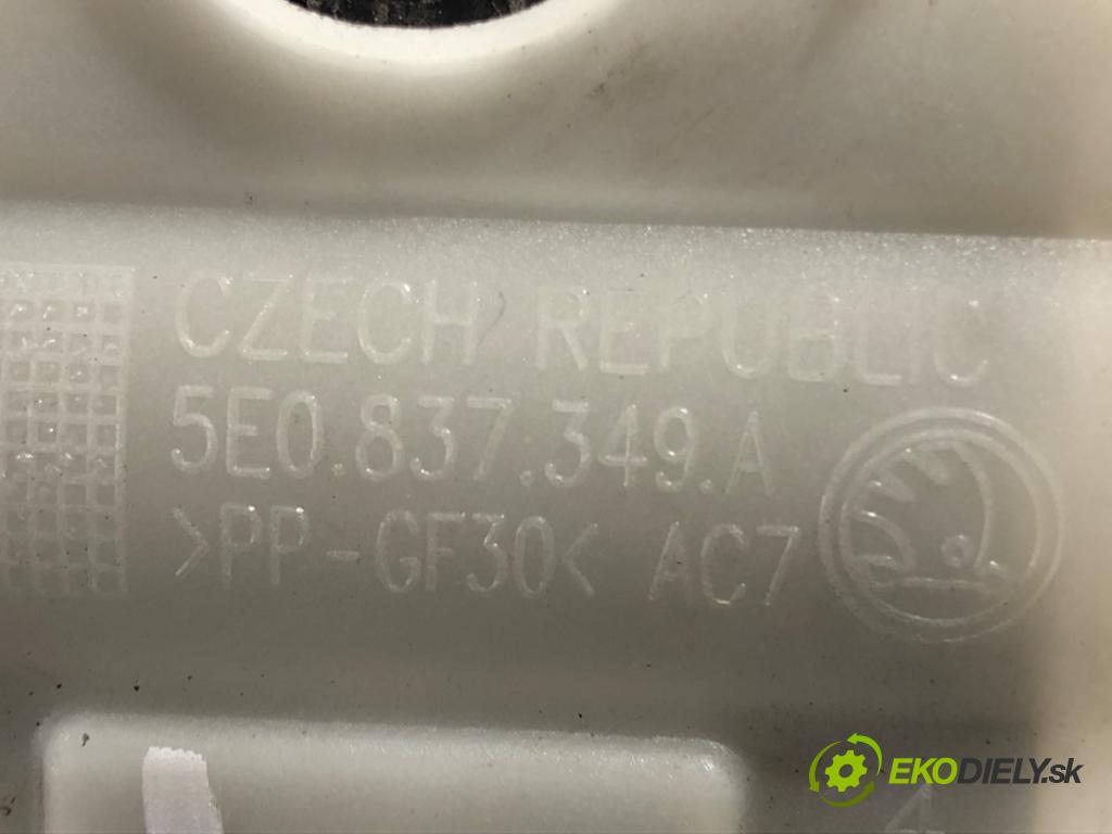 SKODA FABIA III Kombi (NJ5) 2014 - 2022    1.0 44 kW [60 KM] benzyna 2014 - 2022  Kľučka vonkajšia pravy zad