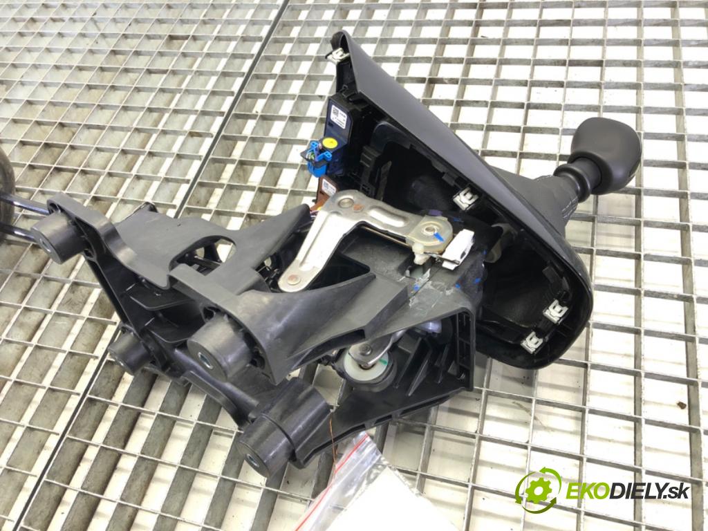 OPEL CROSSLAND X / CROSSLAND (P17, P2QO) 2017 - 2022    1.5 Turbo D (75) 75 kW [102 KM] olej napędowy 2018  Kulisa 1000573614 (Rýchlostné páky / kulisy)