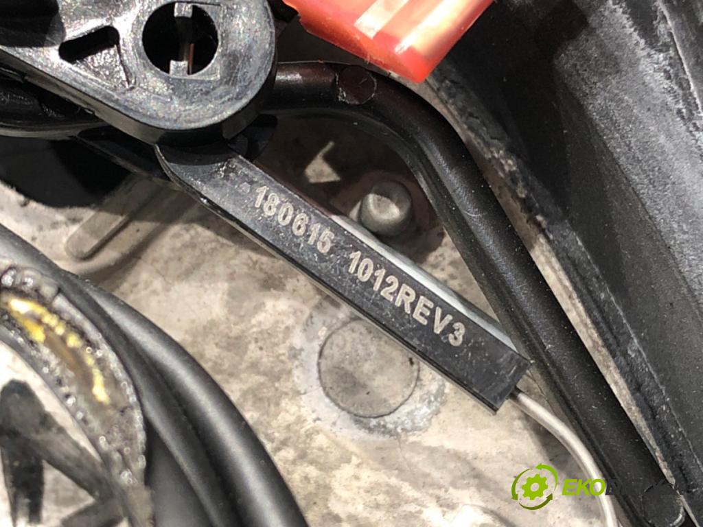 DACIA DUSTER (HM_) 2017 - 2022    1.6 SCe 115 (HMM1) 84 kW [115 KM] benzyna 2017 - 2  Volant  (Volanty)