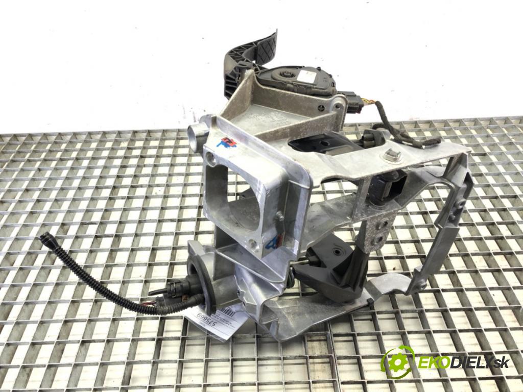 AUDI A4 B8 Avant (8K5) 2007 - 2015    2.0 TDI 125 kW [170 KM] olej napędowy 2008 - 2012  PEDÁL: 8K1721117 (Pedále)