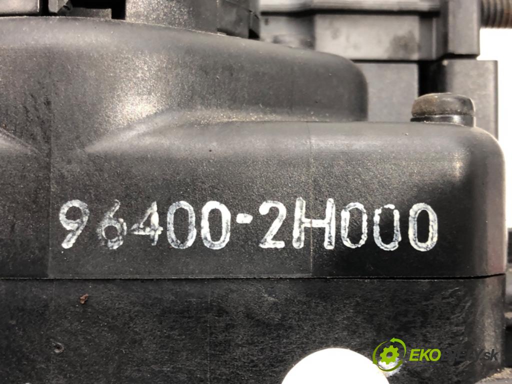 HYUNDAI i30 (FD) 2007 - 2012    2.0 105 kW [143 KM] benzyna 2007 - 2011  Potenciometer plynu Tempomat G6T23572M