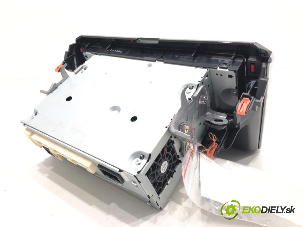 TOYOTA COROLLA sedan (_E21_) 2019 - 2022    1.8 VVTi Hybrid (MZEA12) 90 kW [122 KM] Hybryda si  RADIO Dislpej 86140-02D40