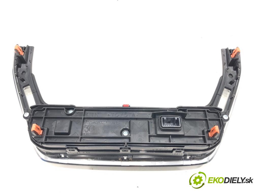 TOYOTA COROLLA sedan (_E21_) 2019 - 2022    1.8 VVTi Hybrid (MZEA12) 90 kW [122 KM] Hybryda si  Panel ovládania kúrenia 55900-02F30 (Prepínače, spínače, tlačidlá a ovládače kúrenia)