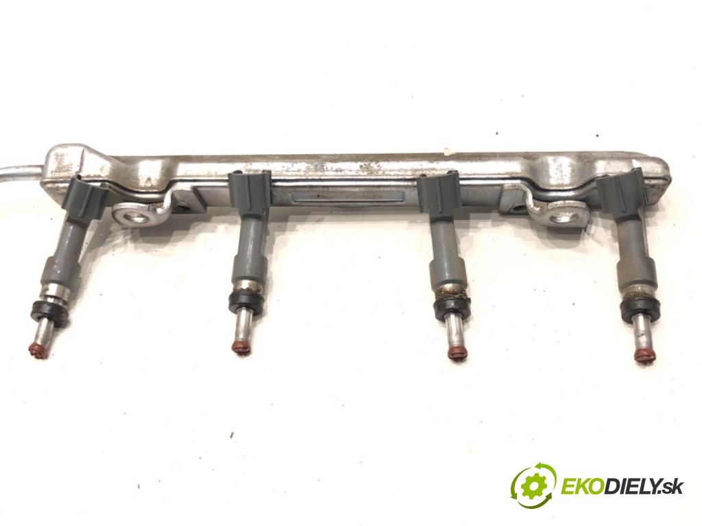 TOYOTA COROLLA sedan (_E21_) 2019 - 2022    1.8 VVTi Hybrid (MZEA12) 90 kW [122 KM] Hybryda si  Lišta vstrekovacia  (Vstrekovacie lišty)