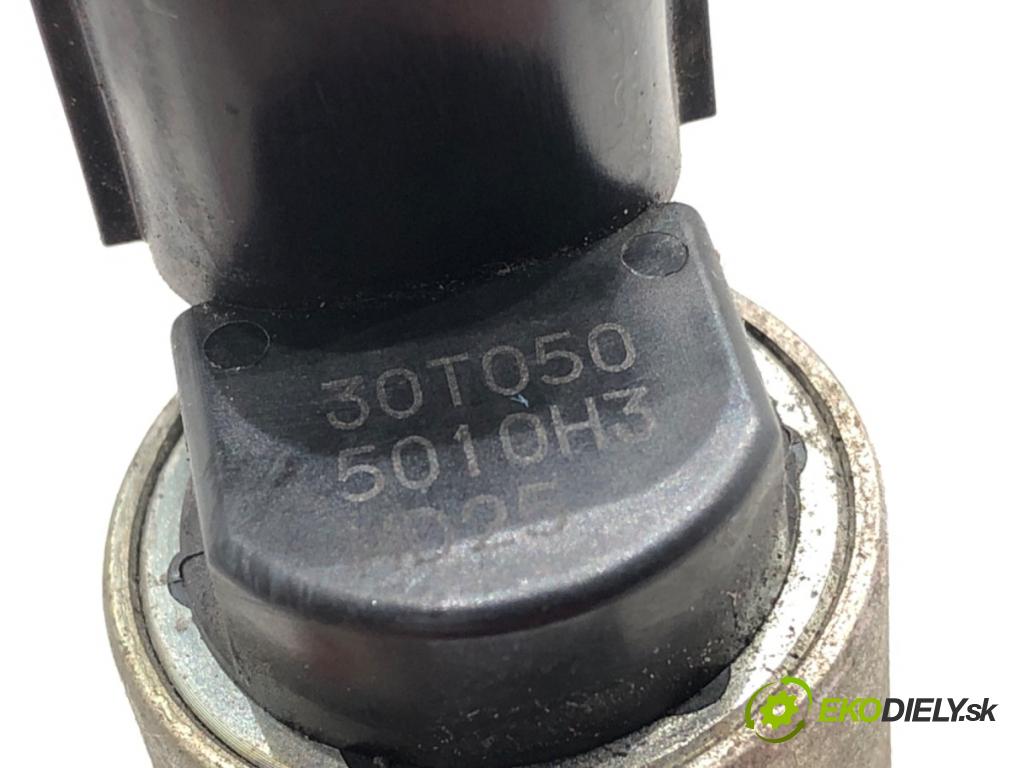 TOYOTA COROLLA sedan (_E21_) 2019 - 2022    1.8 VVTi Hybrid (MZEA12) 90 kW [122 KM] Hybryda silnik benzynowy / elektryczny 2019 - 2022  Snímač variabilný fázy  (Snímače)