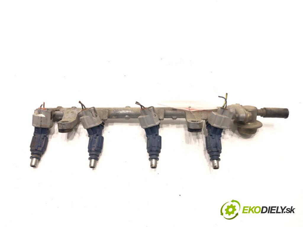 TOYOTA YARIS (_P1_) 1999 - 2005    1.0 (SCP10_) 50 kW [68 KM] benzyna 1999 - 2005  Lišta vstrekovacia 23250-0J010 (Vstrekovacie lišty)