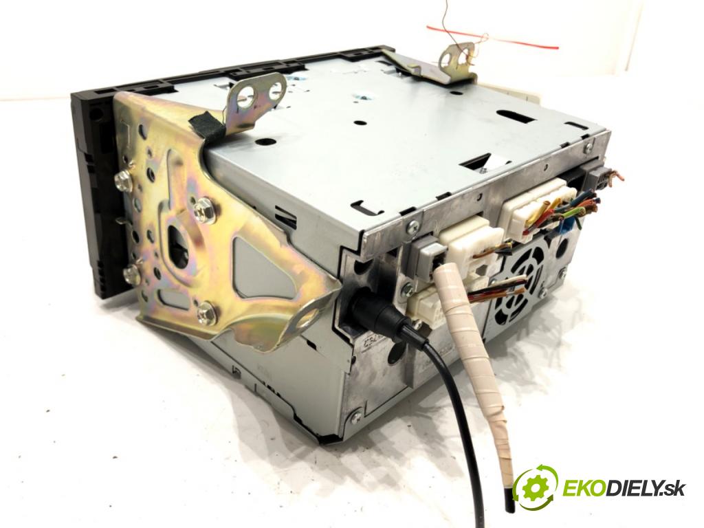 TOYOTA COROLLA Verso (ZER_, ZZE12_, R1_) 2004 - 2009    1.8 (ZNR11_) 95 kW [129 KM] benzyna 2004 - 2009  RADIO Navigácia 86120-64020 (Audio zariadenia)