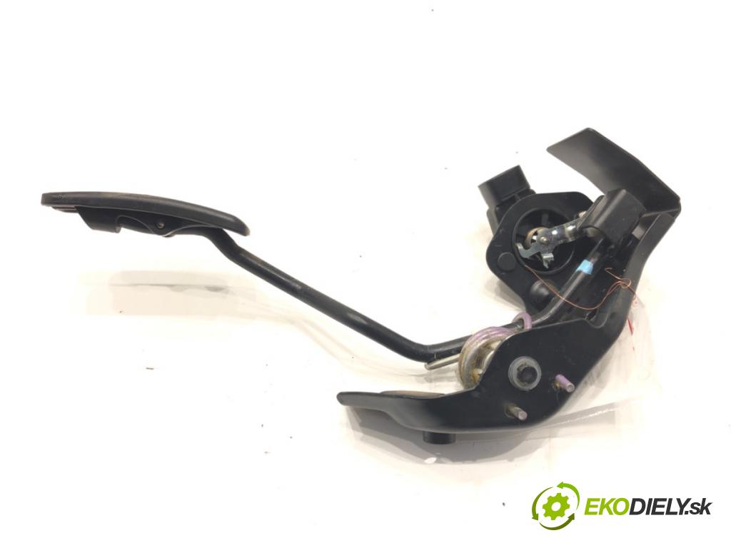 TOYOTA COROLLA Verso (ZER_, ZZE12_, R1_) 2004 - 2009    1.8 (ZNR11_) 95 kW [129 KM] benzyna 2004 - 2009  Potenciometer plynu  (Pedále)