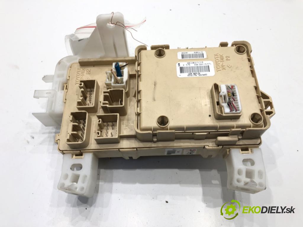 TOYOTA COROLLA Verso (ZER_, ZZE12_, R1_) 2004 - 2009    1.8 (ZNR11_) 95 kW [129 KM] benzyna 2004 - 2009  modul BSI 89221-8F010 (Pojistkové skříňky)
