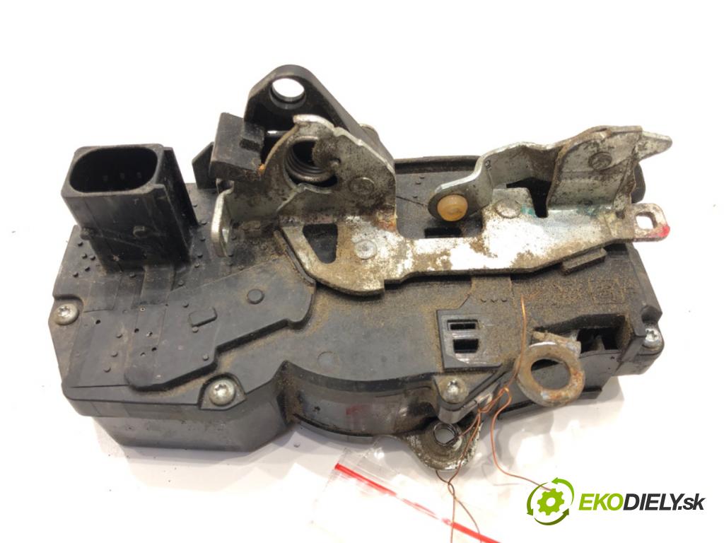CHEVROLET EQUINOX 2003 - 2009    3.4 138 kW [188 KM] benzyna 2003 - 2009  zámok dveře pravý přední část 