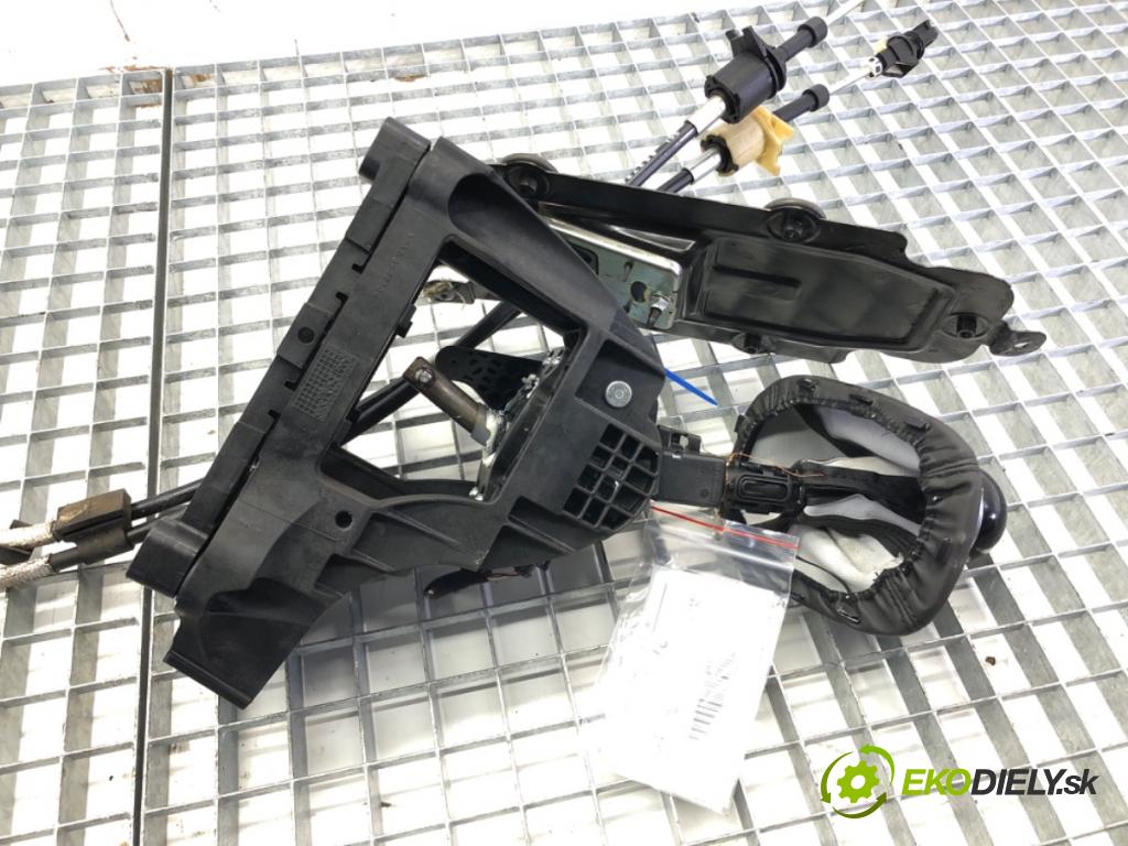 FIAT 500X (334_) 2014 - 2022    1.6 D Multijet (334AXA1B, 334AXA11) 88 kW [120 KM]  Kulisa 00502944940 (Rýchlostné páky / kulisy)