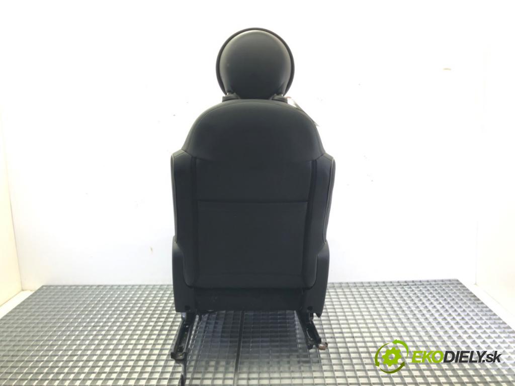 FIAT 500X (334_) 2014 - 2022    1.6 D Multijet (334AXA1B, 334AXA11) 88 kW [120 KM]  Sedadlo pravy predný