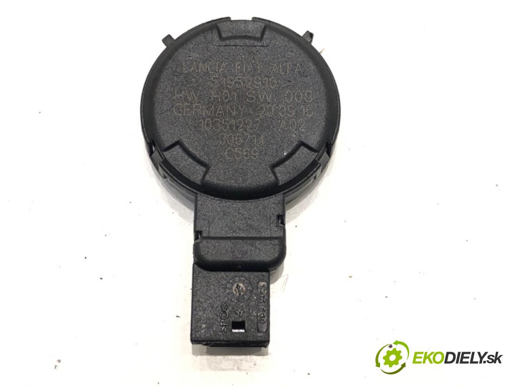 FIAT 500X (334_) 2014 - 2022    1.6 D Multijet (334AXA1B, 334AXA11) 88 kW [120 KM]  Snímač dažďa 51952910 (Snímače dažďa)