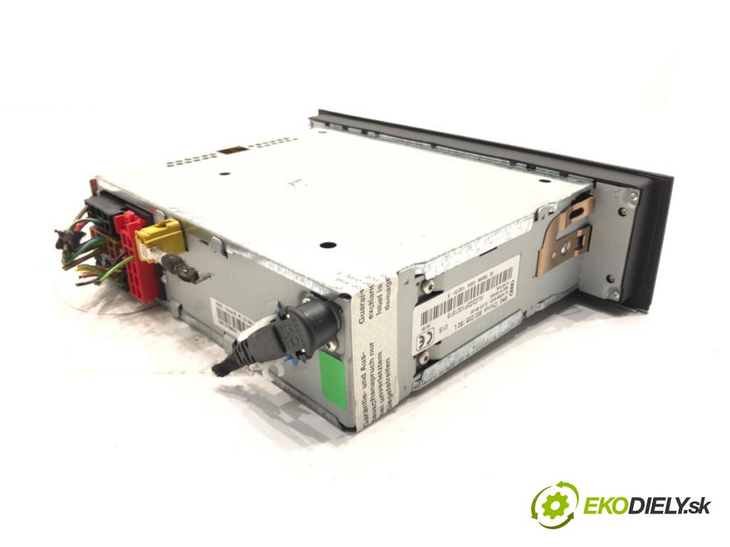 AUDI A4 B7 Avant (8ED) 2004 - 2008    2.0 TDI 103 kW [140 KM] olej napędowy 2004 - 2008  RADIO 8E0035152L (Audio zariadenia)