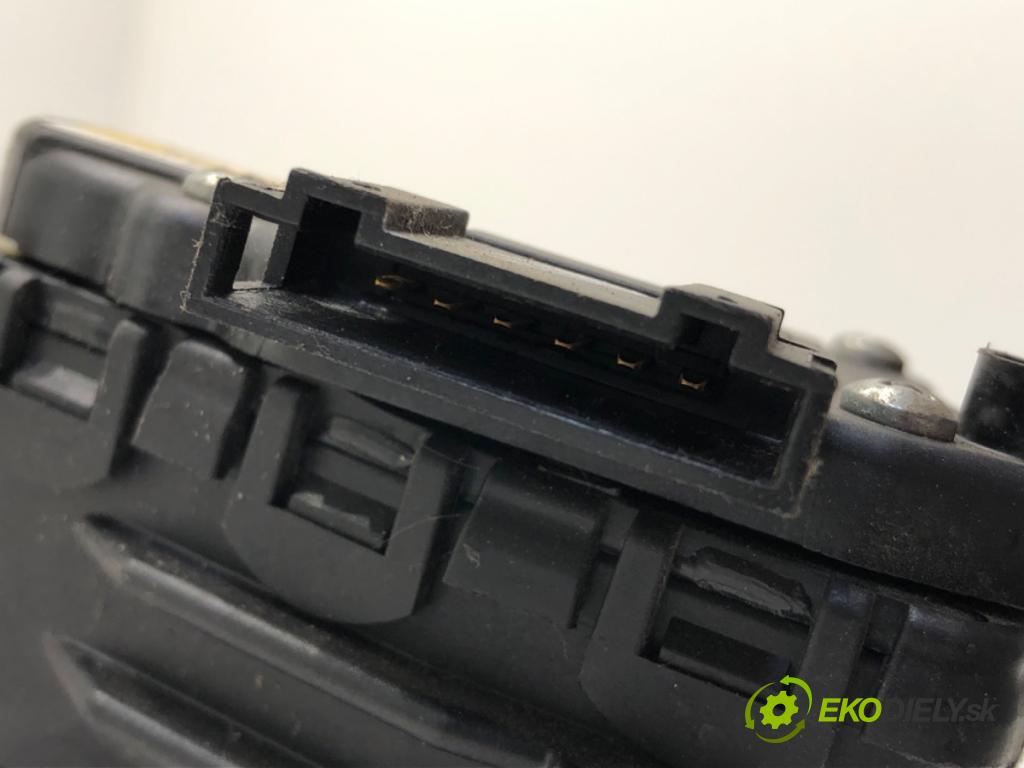 AUDI A4 B7 Avant (8ED) 2004 - 2008    2.0 TDI 103 kW [140 KM] olej napędowy 2004 - 2008  Potenciometer plynu 8E1723523G (Pedále)