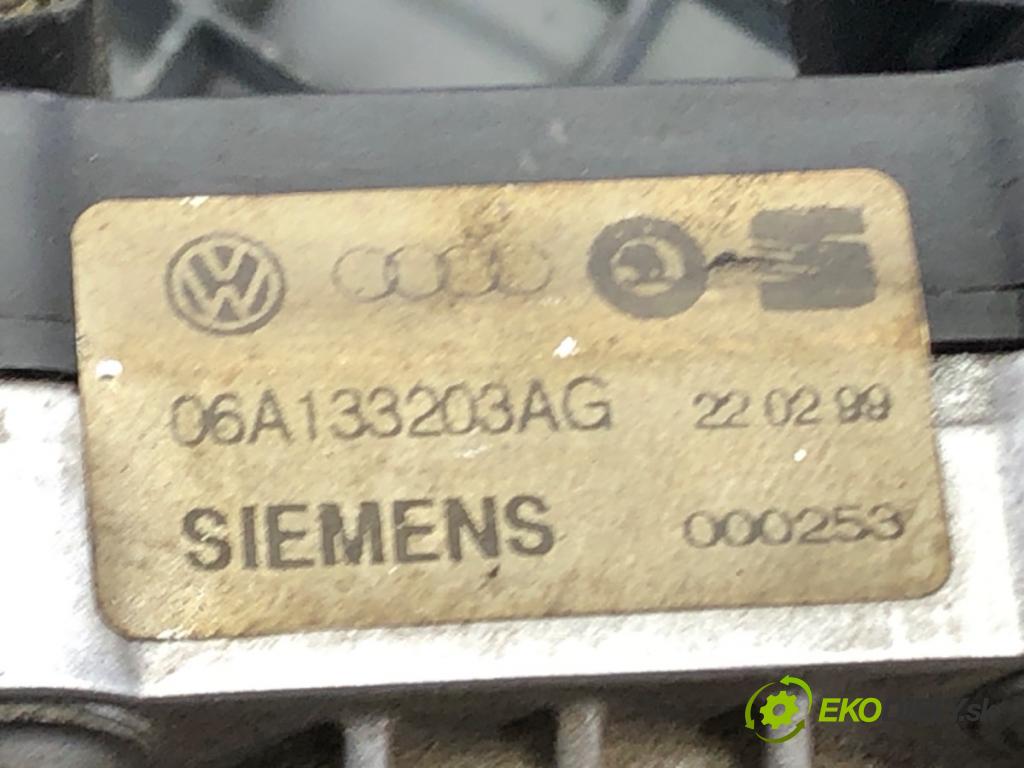 AUDI A3 (8L1) 1996 - 2006    1.8 92 kW [125 KM] benzyna 1996 - 2003  Potrubie sacie, sanie 06A133203AG (Sacie potrubia)