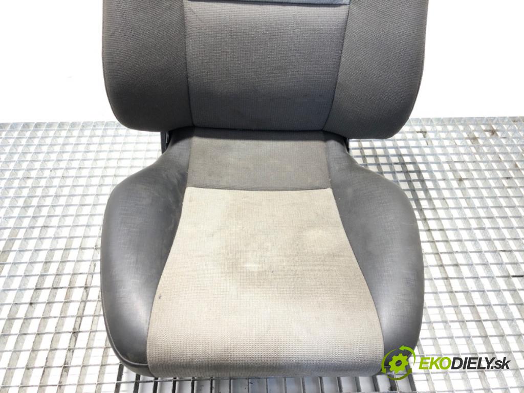 RENAULT TRUCKS D 2013 - 2022    D CAB 2M  Sedadlo pravy predný