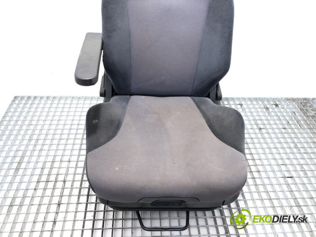 RENAULT TRUCKS D 2013 - 2022    D CAB 2M  Sedadlo ľavy predný