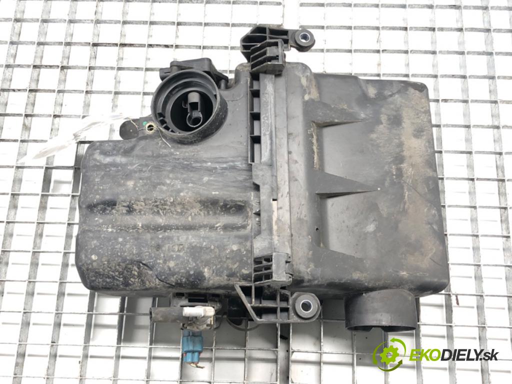 TOYOTA YARIS (_P1_) 1999 - 2005    1.0 (SCP10_) 48 kW [65 KM] benzyna 2003 - 2005  Obal filtra vzduchu 17700-0J011 (Obaly filtrov vzduchu)