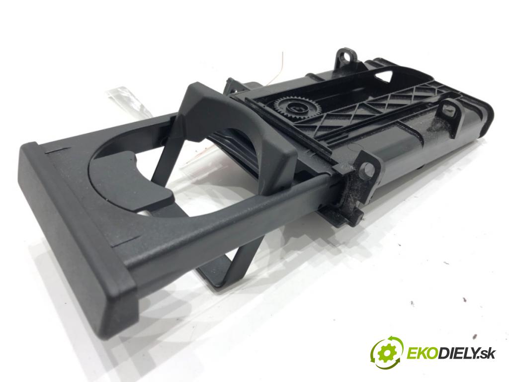 TOYOTA AURIS (_E15_) 2006 - 2012    1.6 (ZRE151_) 91 kW [124 KM] benzyna 2007 - 2012  Držiak na nápoje 55620-02110 (Úchyty, držiaky na nápoje)