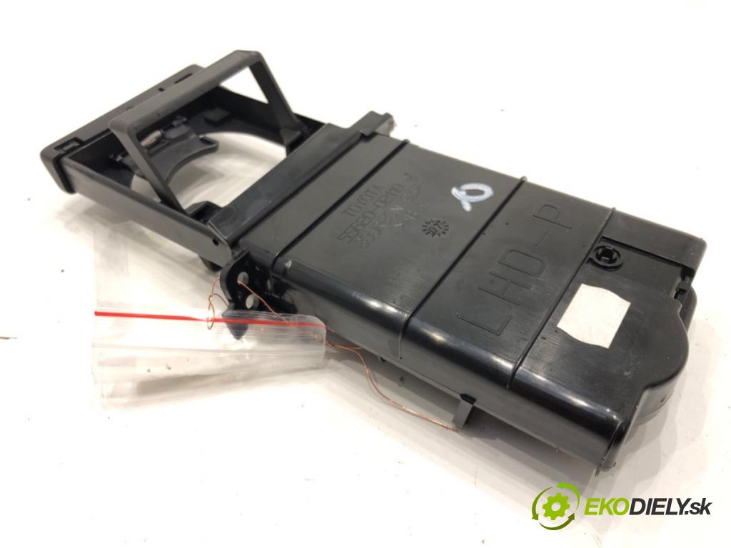 TOYOTA AURIS (_E15_) 2006 - 2012    1.6 (ZRE151_) 91 kW [124 KM] benzyna 2007 - 2012  Držiak na nápoje 55620-02110 (Úchyty, držiaky na nápoje)